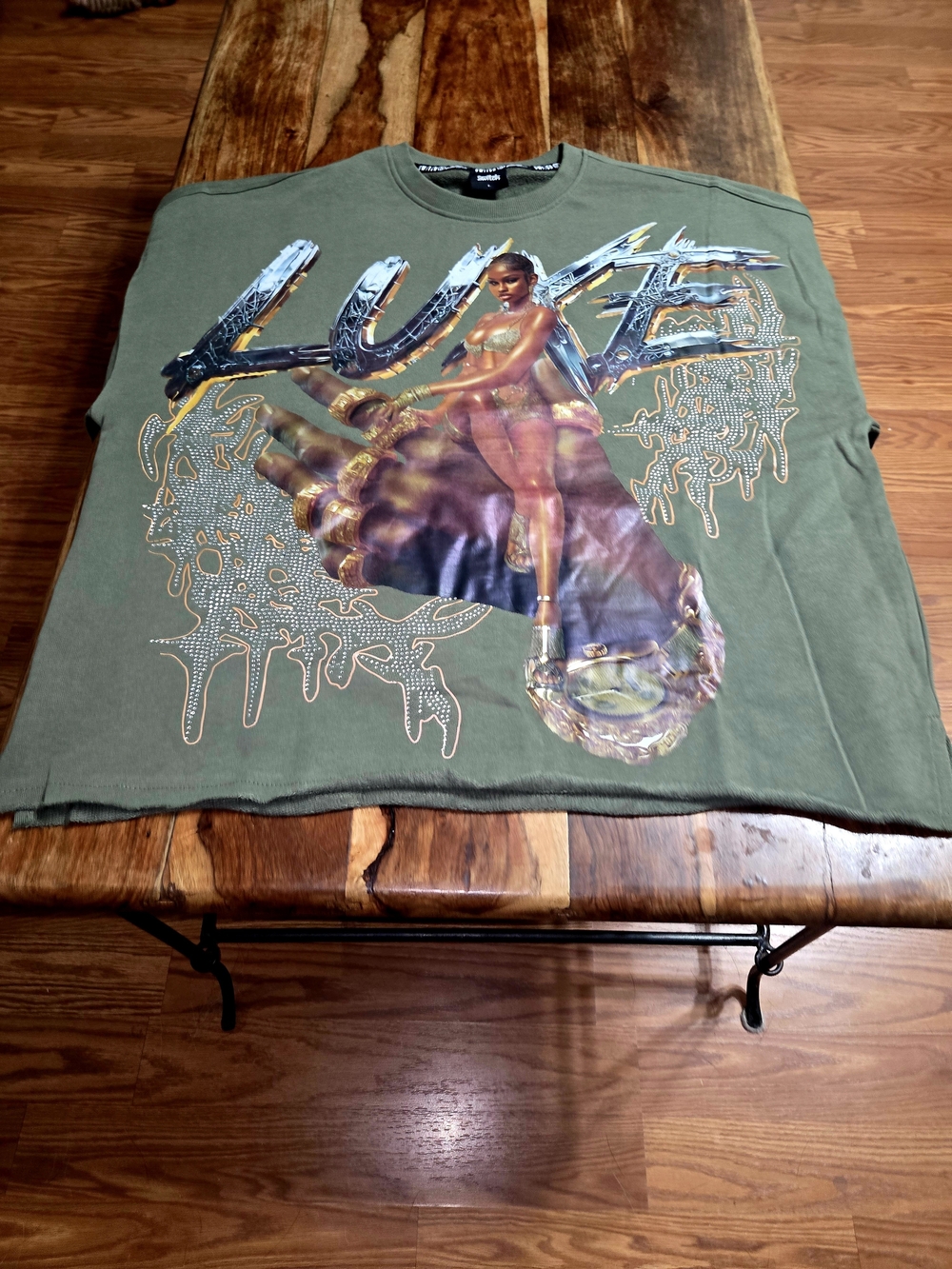 Switch Men's Olive Graphic Short Sleeve Tee with Luxe Print. Size Large. - Picture 4 of 8